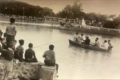 Recuerdos fotográficos: 1961. El lago San Miguel nace con botes y pesca infantil