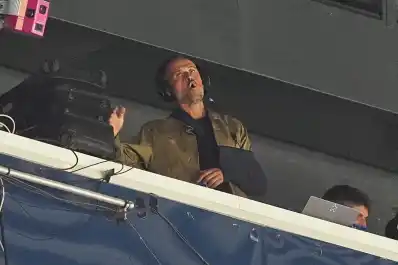 “Puedo controlarlo todo”: la innovadora medida de Luis Enrique para seguir el partido de PSG