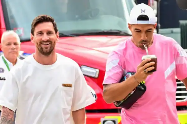 Messi y Suárez compararon a un jugador con Martín Palermo y los hinchas de Boca enloquecieron