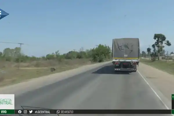 La ruta 325: el camino a Monteros, sin señalización y con baches parchados