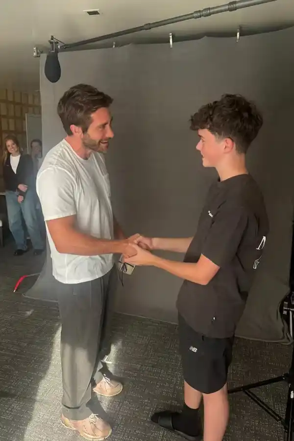 Un sueño hecho realidad: así reaccionó el actor de Adolescente al conocer a su ídolo durante los Emmy