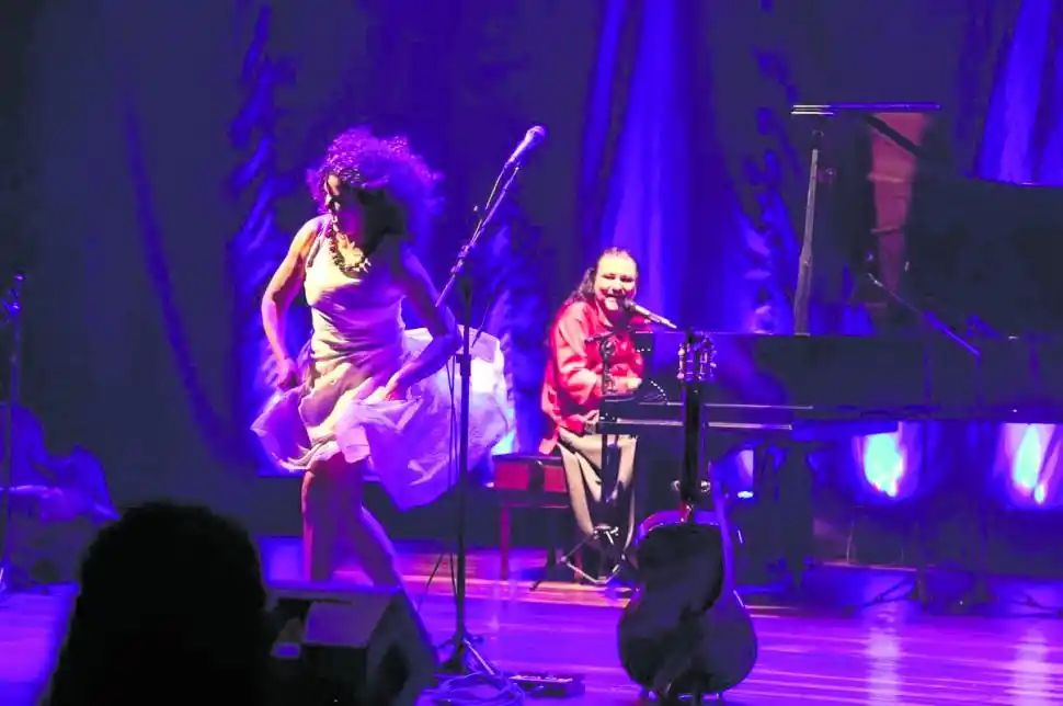 Artistas brasileños se fusionan con tucumanos en un show sin costo