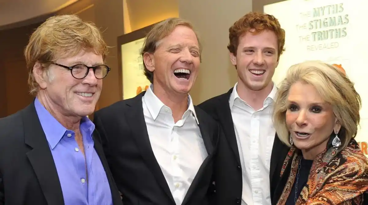 Robert Redford (izquierda) con su hijo James al lado. Gentileza ABC