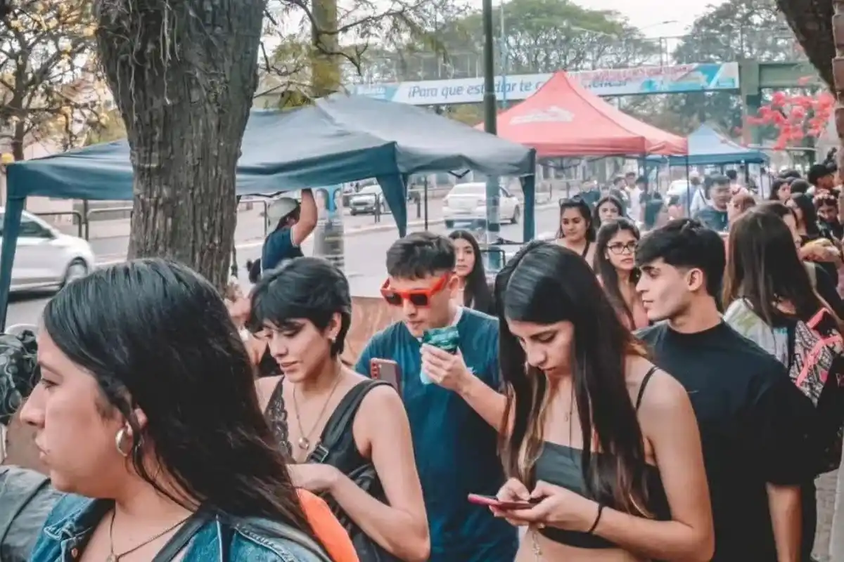 EL PRONÓSTICO DEL CLIMA. La jornada comenzará fresca y nublada, ideal para festejos al aire libre… aunque en algún momento podrían aparecer algunas gotas que mojen los festejos del Día del Estudiante y de la Primavera. / INSTAGRAM @labolivar