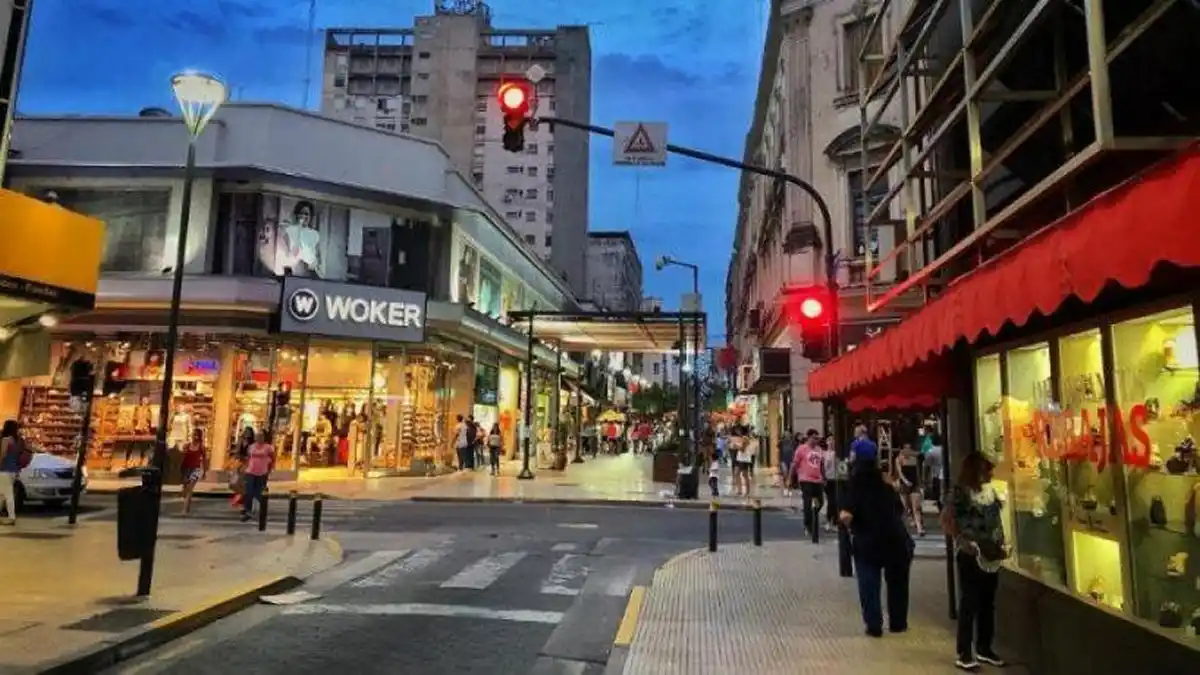 ACUERDO SALARIAL. Empleados de comercio perciben en septiembre el 1% adicional previsto en paritarias más la suma fija de $ 40.000.