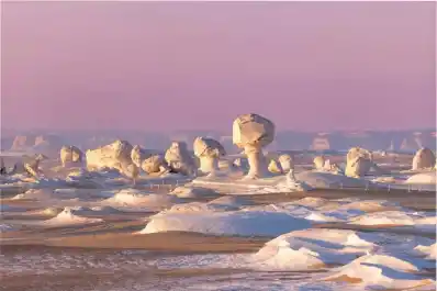 Un océano blanco, formaciones enigmáticas y silencio absoluto: aunque parezca increíble, este mítico lugar existe en nuestro mundo