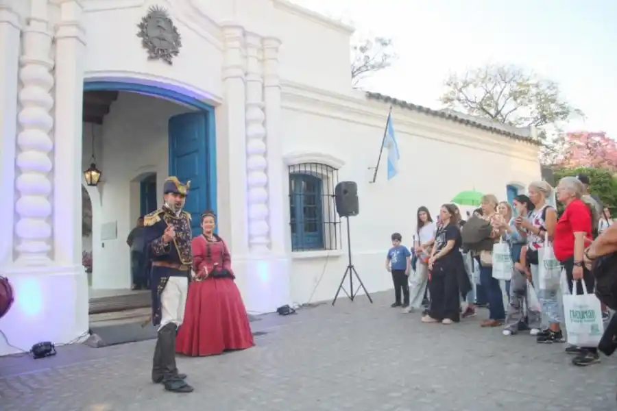 FIN. En la última parada se unió mucha gente más.