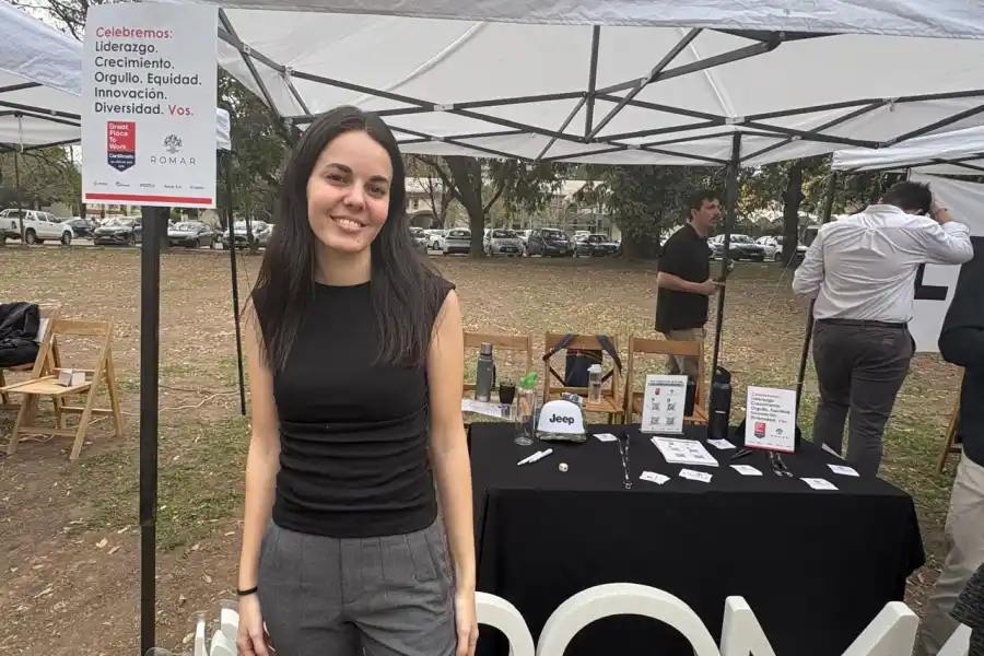 OTRO STAND BASTANTE POPULAR. Bernardita juez perez, de recursos humanos de Romar, contó que es lo que valoran de los posibles candidatos. / LA GACETA, VICTORIA REINOSO