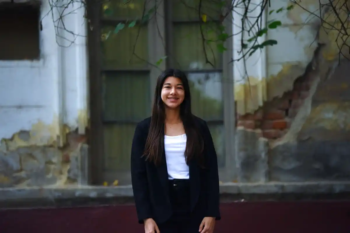 SU HISTORIA. Con un anillo como cábala y un promedio de 9,34, Candela Fernández Willigs sueña con aportar a la calidad del sistema de salud. / LA GACETA, ANALÍA JARAMILLO