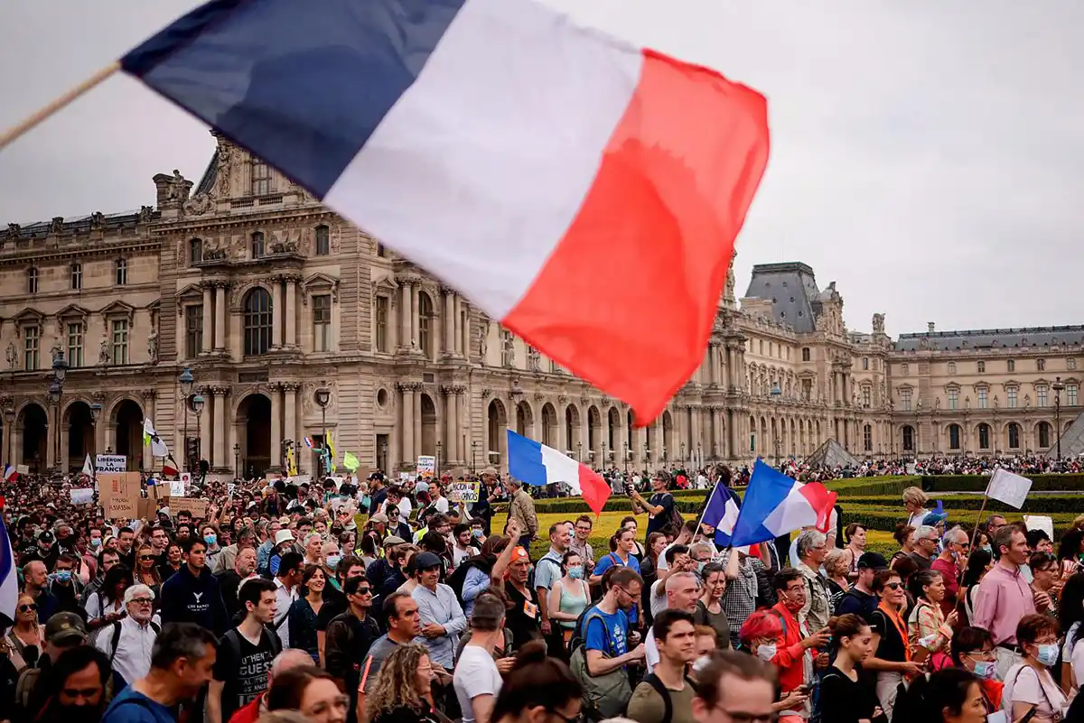 Un impuesto a los ultrarricos agita a Francia