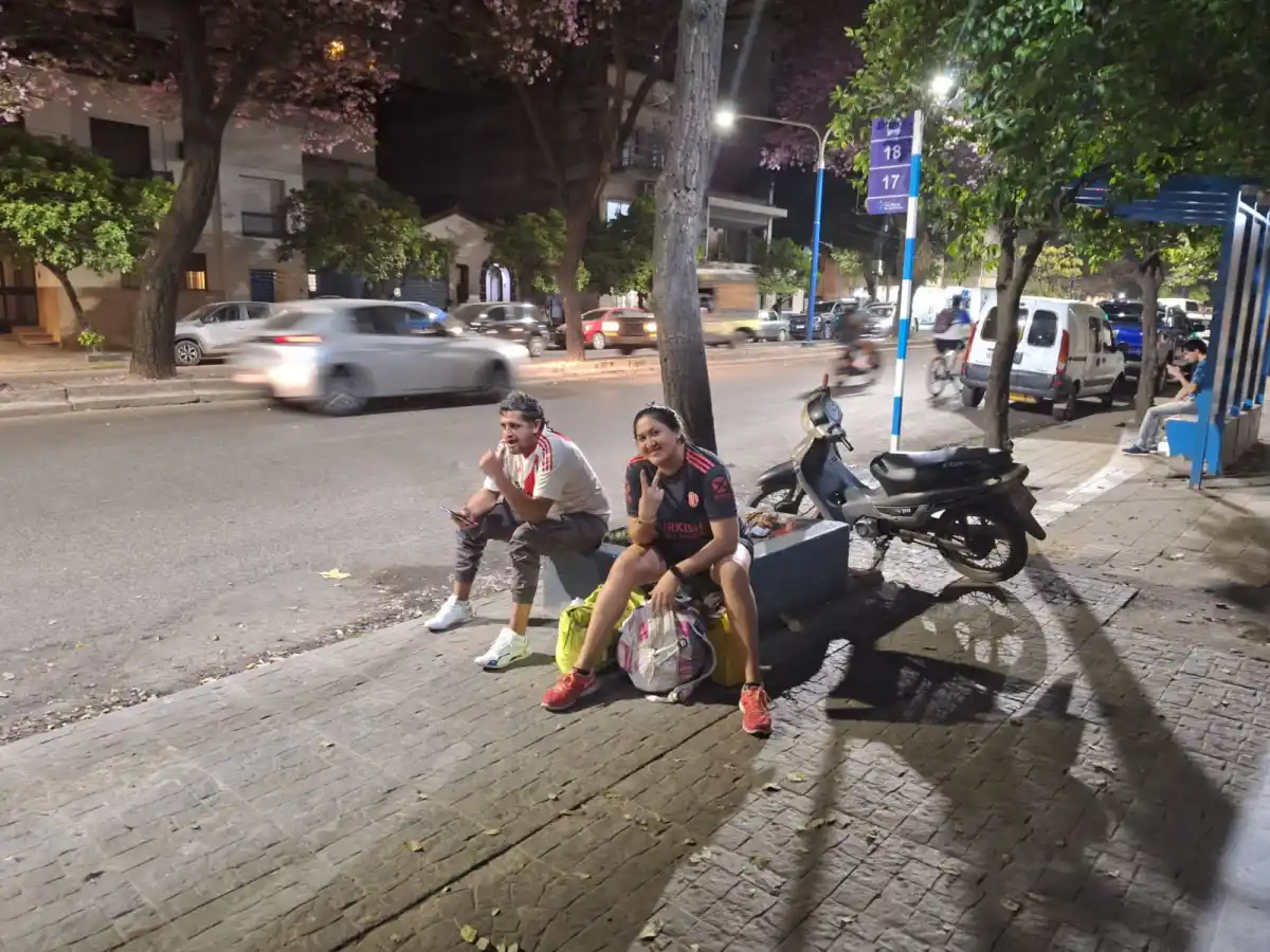 Los hinchas de River ya hacen fila en la Liga Tucumana.