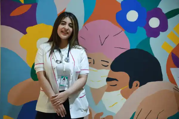 La estudiante N°1 de la USP-T ya cura a niños como lo hacía su madre y va por más