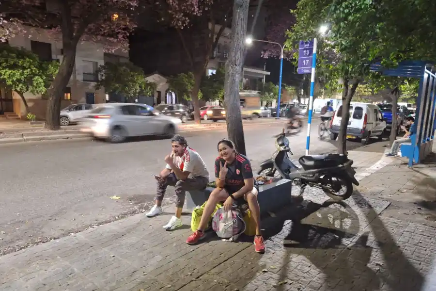 Los hinchas de River ya hacen fila en la Liga Tucumana.