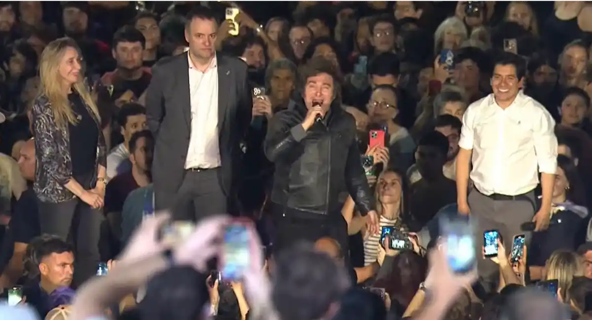 Milei lanzó la campaña en Córdoba y aseguró que los audios de Spagnuolo fueron generados con IA