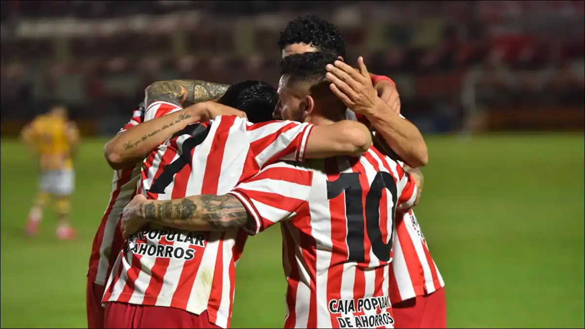 MIRADA EN CÓRDOBA. San Martín se prepara para enfrentar a Racing con la base que goleó a Atlanta y solo un cambio obligado en la defensa.