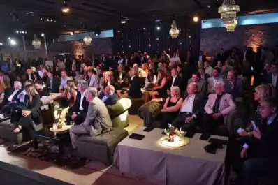 Dimes y diretes: la crisis cambiaria no estuvo ausente en la noche de los 40 años de Fundación del Tucumán