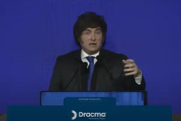 Desde Córdoba, Javier Milei atribuyó la suba del riesgo país al pánico político