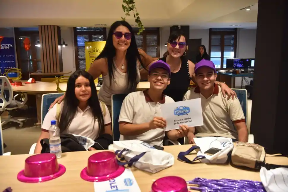 DESDE LULES. Los representantes de la escuela media de La Reducción.