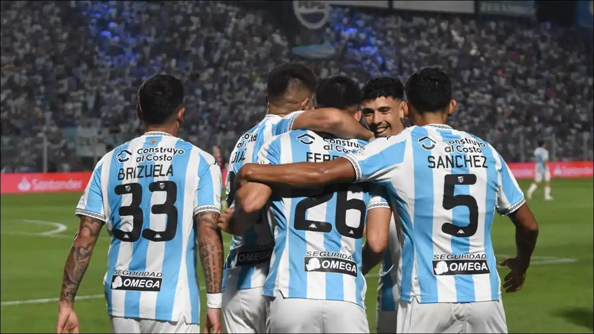 FIESTA EN EL JOSÉ FIERRO. Atlético celebró una victoria clave ante River, con el aliento incesante de su gente como marco.