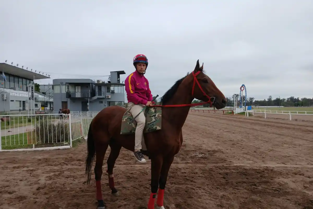 VA POR MÁS. Marrades, que ya ganó el Gran Premio Batalla de Tucumán, montará a Hympresionante.