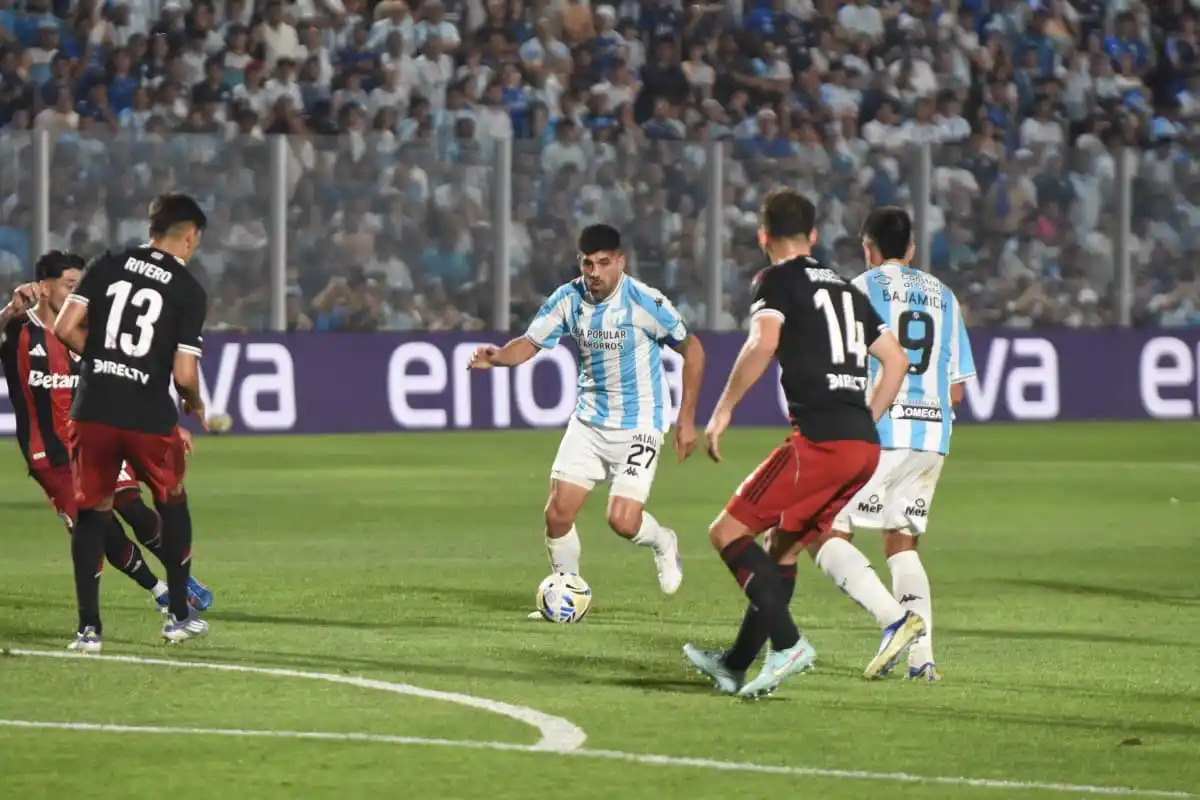 El VAR le anuló un gol a Leandro Díaz; ya es el tercero en el campeonato.