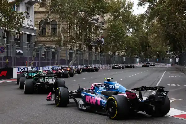 Colapinto tuvo  una carrera cuesta arriba en Bakú