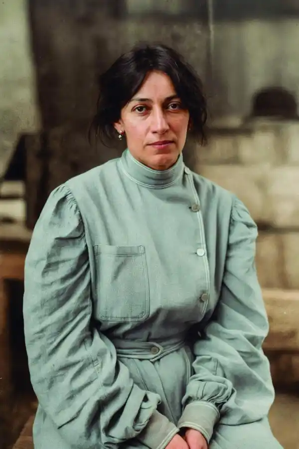 CONTRASTES. Las fotos originales y las tratadas con IA por Alejandro Grosse.