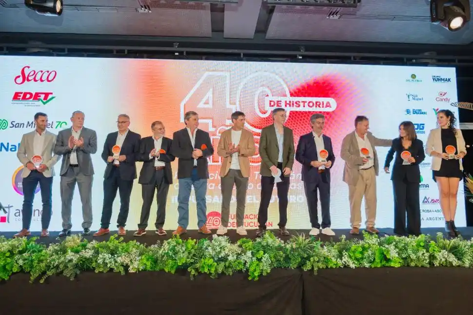 EN PLENO. El Consejo Directivo de la Fundación del Tucumán.