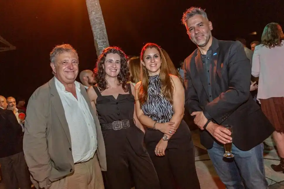 ENTRE AMIGOS. Alberto Núñez, Vanesa Solós, Maribel Mochón y Ramiro Lobo compartieron la velada.