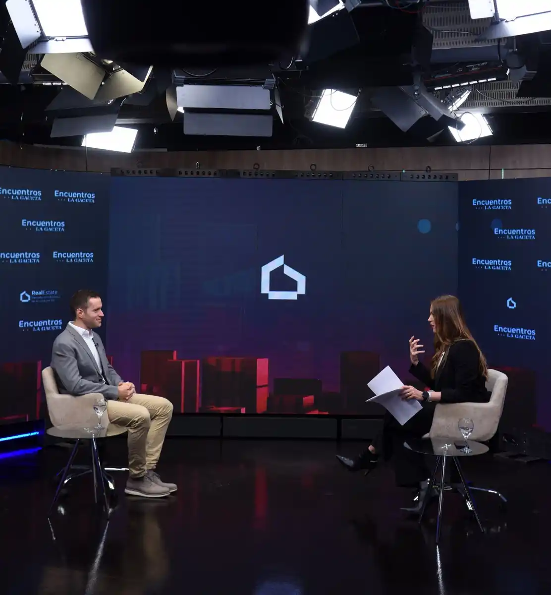 Diego Rojkés, de Avanco Constructora, en los estudios de LG Play. LA GACETA/FOTO DE DIEGO ARÁOZ 