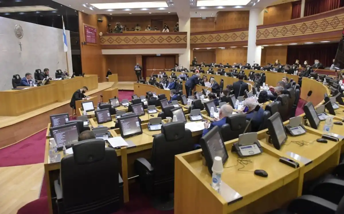 La Legislatura sesionará este jueves por el pedido de licencia del Gobernador Jaldo