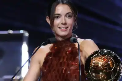 ¿Quién es Aitana Bonmatí, la española que ganó el Balón de Oro 2025 e igualó un récord de Cruyff?