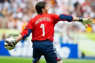 Por qué “El Pato” Abbondanzieri cambió su apellido: la historia detrás del arquero de Boca