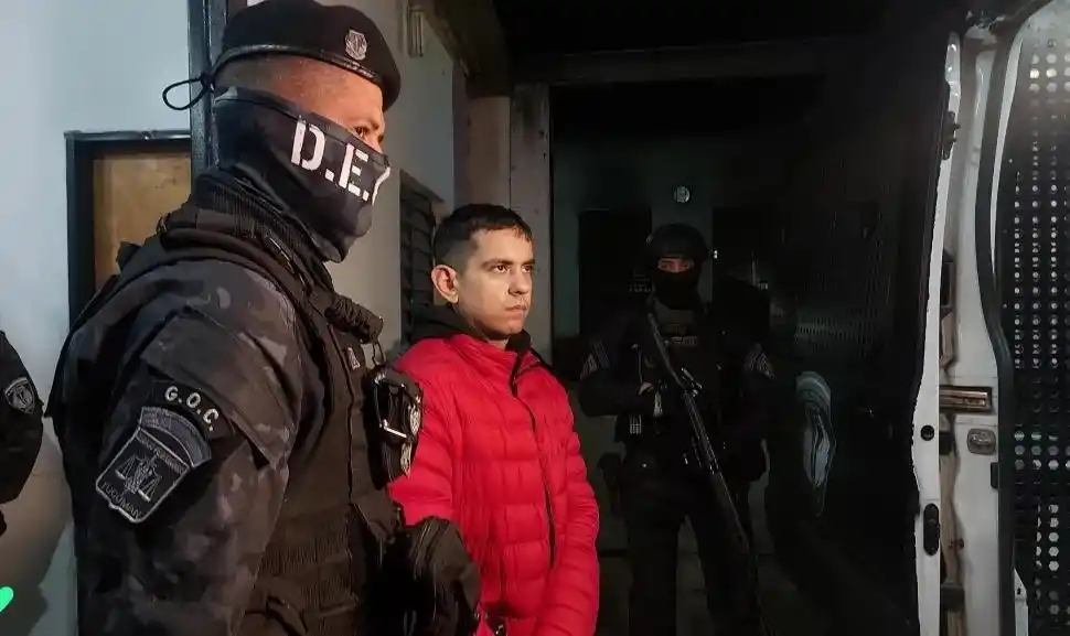 Mató a dos policías y se quitó la vida en la U-6 de Rawson - Image 1