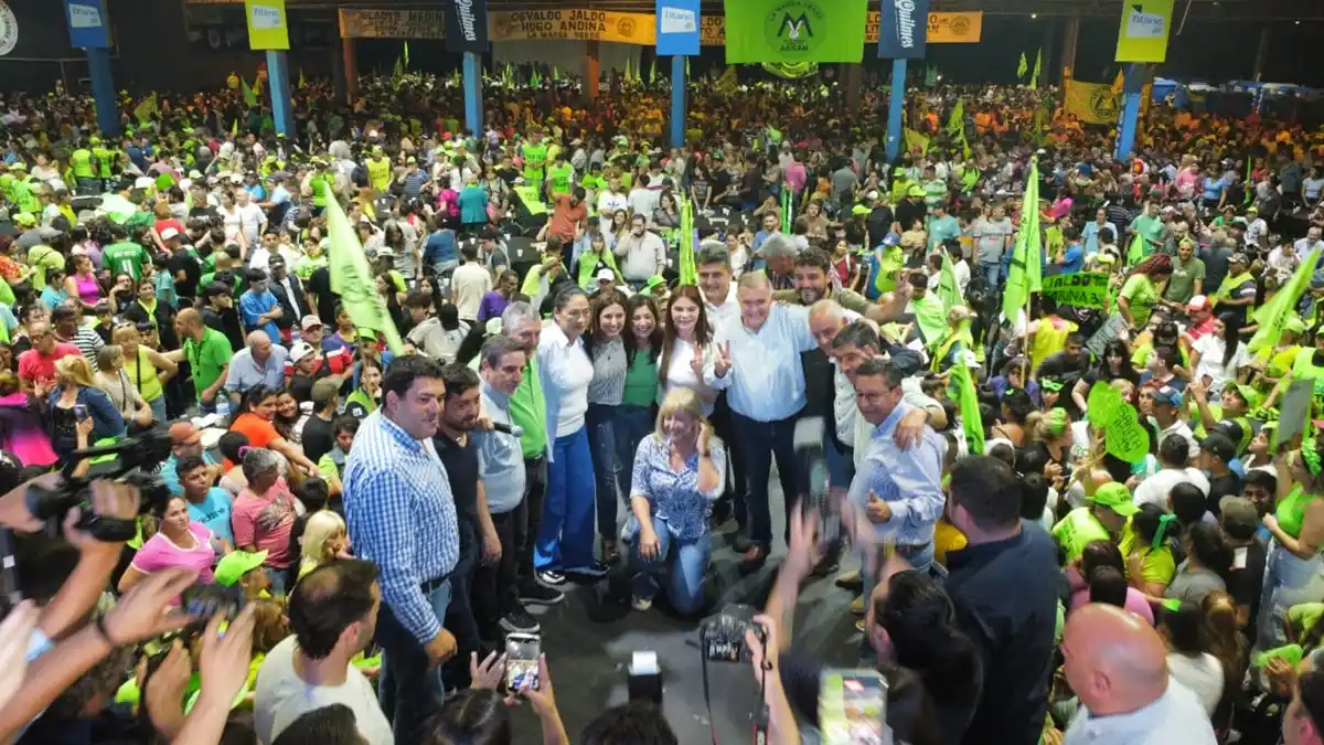 Central Córdoba: la Marea Verde expresó su apoyo a Jaldo y Tucumán Primero