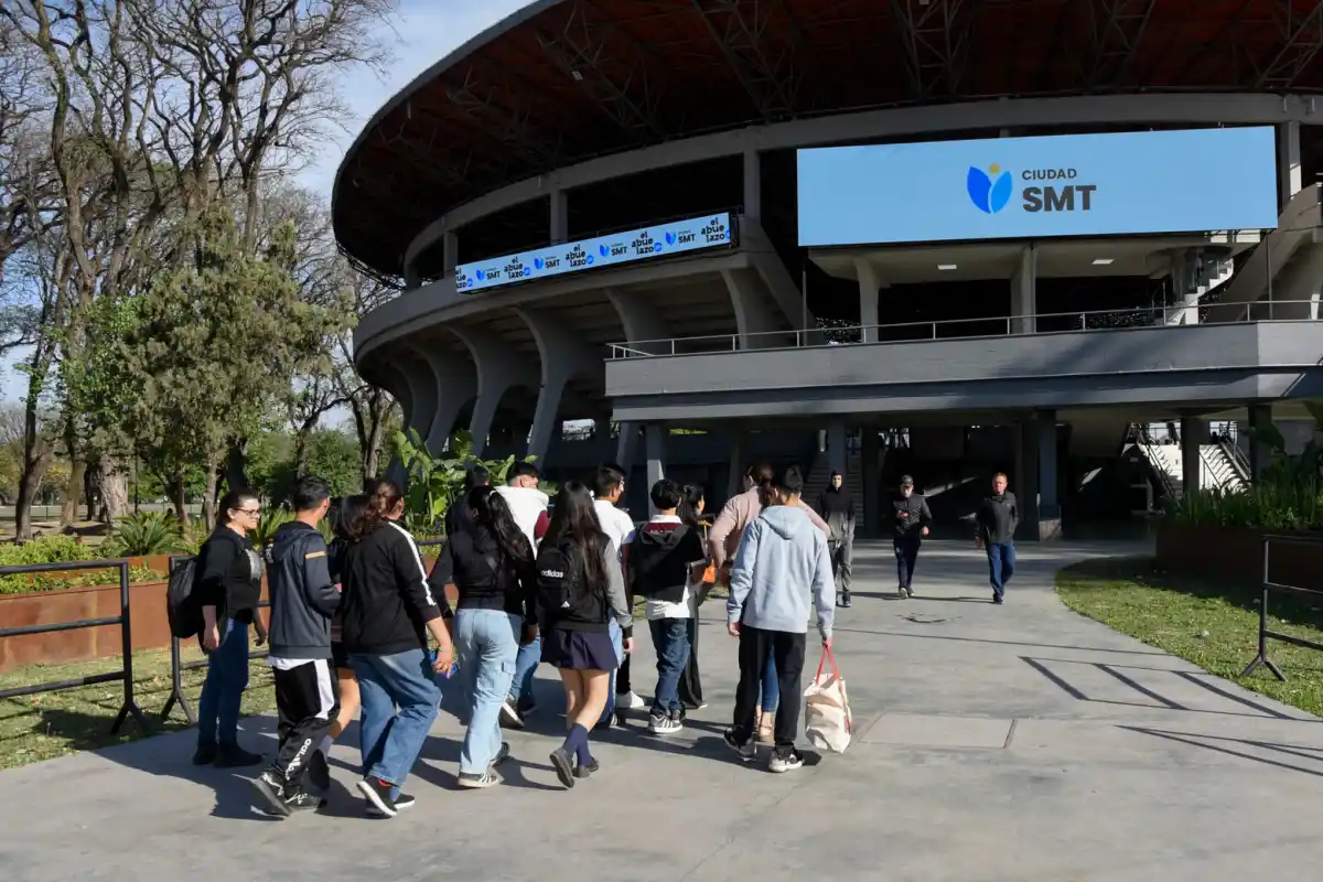 Más de 500 estudiantes tucumanos participaron de una jornada de orientación vocacional en el Palacio de los Deportes