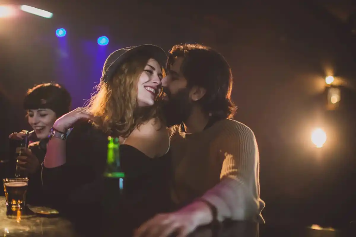 SOCIEDAD DIGITAL. El estudio de la Universidad de Rutgers-New Brunswick reveló que la virtualidad influyen en la reducción del sexo casual.