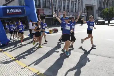 Los 21K de LA GACETA ya tienen su merchandising oficial: la carrera también se vive fuera del circuito