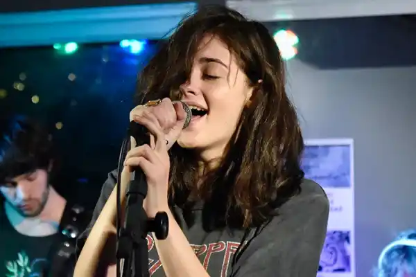 Inscribite al festival Yo te la canto y mostrá tu talento en el Teatro Alberdi