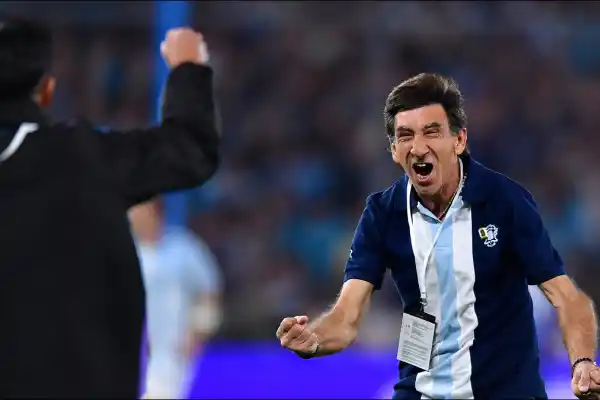 Costas reconoció que la convocatoria de Cambeses a la Selección lo movilizó