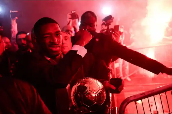 “No hubo competencia”: Dembélé arrasó en el Balón de Oro y sorprendió con una celebración distinta en París