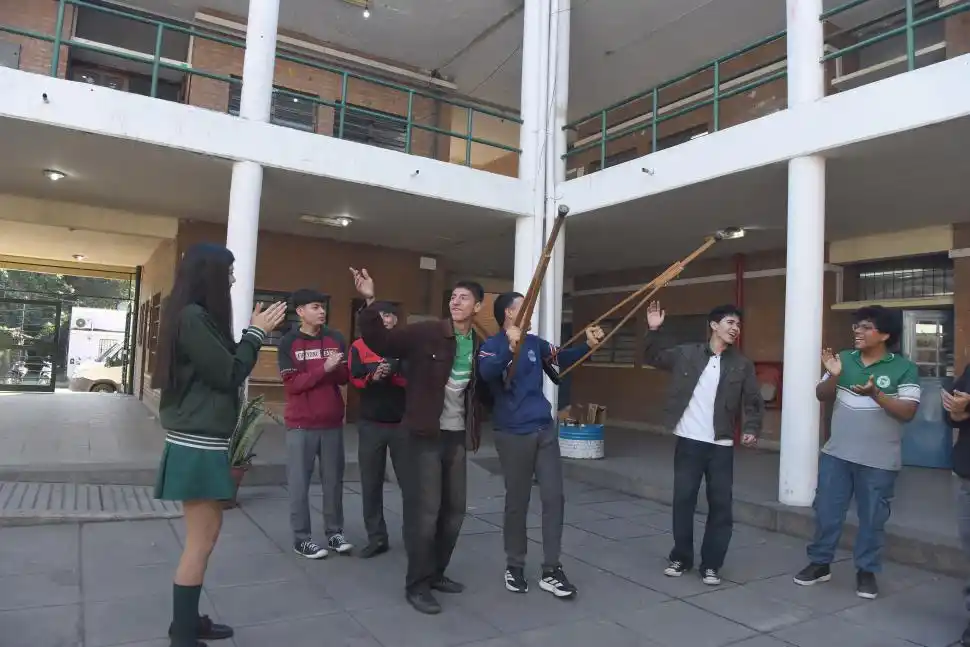 FESTEJOS. Al igual que en la semifinal, los chicos fueron muy alentados.
