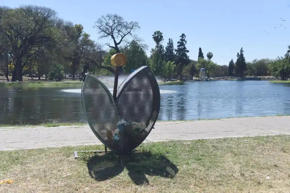 BASURA EN SU LUGAR. Los cestos fueron bien utilizados por los vecinos.
