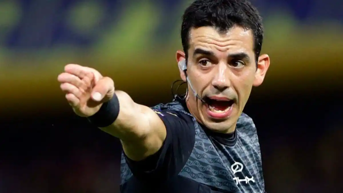 Leandro Rey Hilfer será el árbitro de Vélez y Atlético Tucumán.