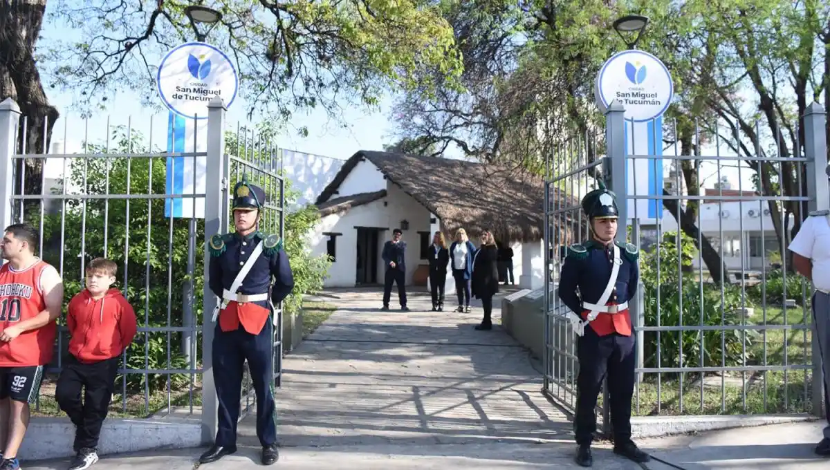 CASA BELGRANIANA. El recorrido de 900 metros comenzó en La Ciudadela y terminó en Bolívar y Bernabé Aráoz. LA GACETA / FOTO DE ANALÍA JARAMILLO