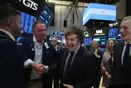 Bonos y acciones se disparan, el dólar cae y el riesgo país se desploma tras el respaldo de EE.UU.