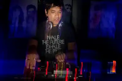 A puro funk, Black Cili regresa a Tucumán con un set especial en “Mono Negro”