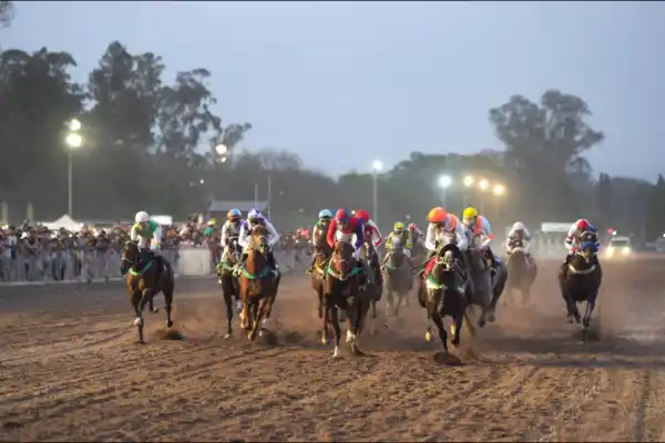 MIRA EN VIVO la fiesta del Gran Premio Batalla en el Hipódromo de Tucumán