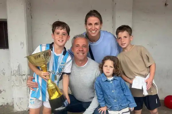 Lucas Pusineri y un fin de semana inolvidable: triunfo histórico y sus hijos campeones