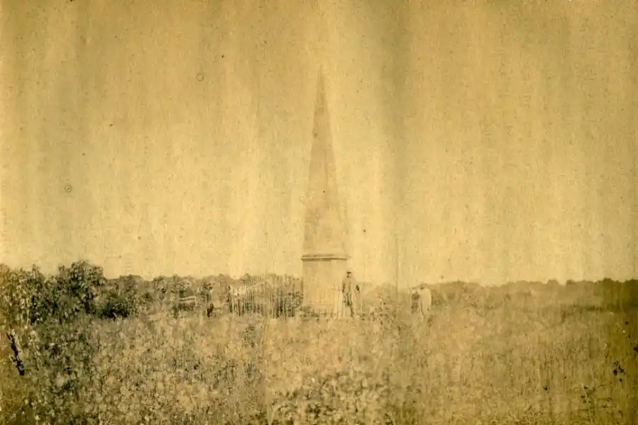 Recuerdos fotográficos: 1872 y 1878, fotos del monumento más antiguo de Tucumán